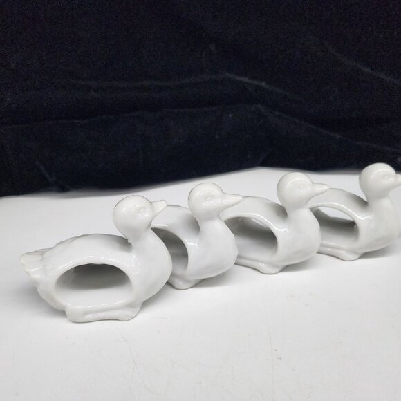 Set Of 4 White Ceramic Duck Napkin Rings Table Decor - Picture 5 of 7